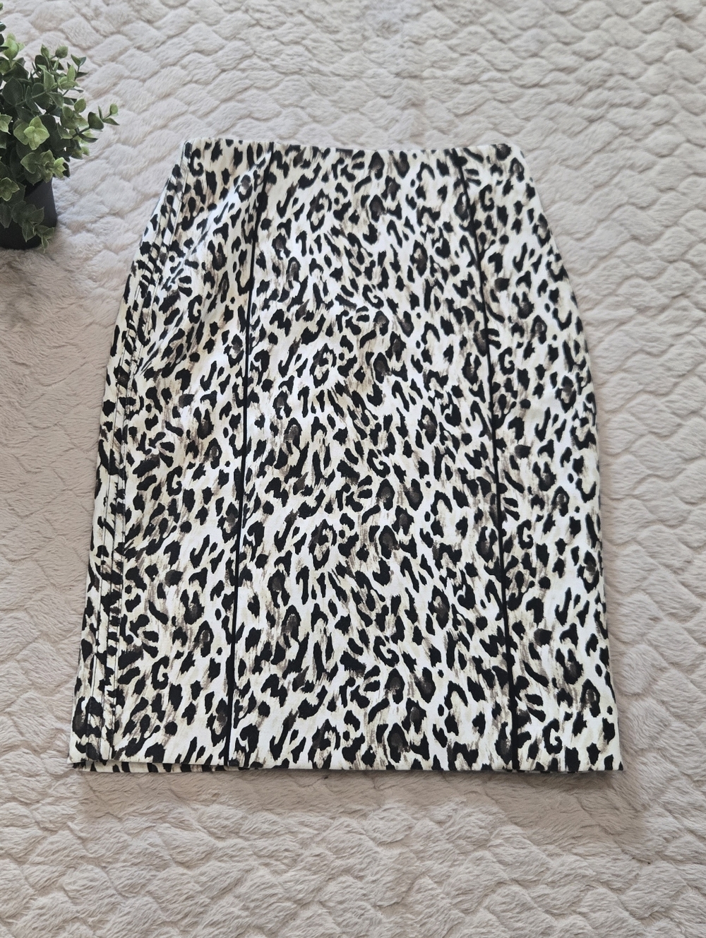White House Black Market Leopard Print Skinny Pencil Skirt, Size 00